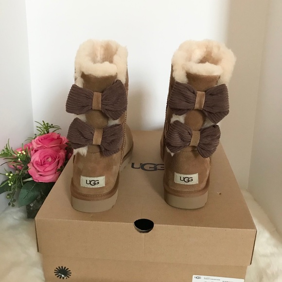 UGG Bailey Corduroy Bow - Picture 4 of 9